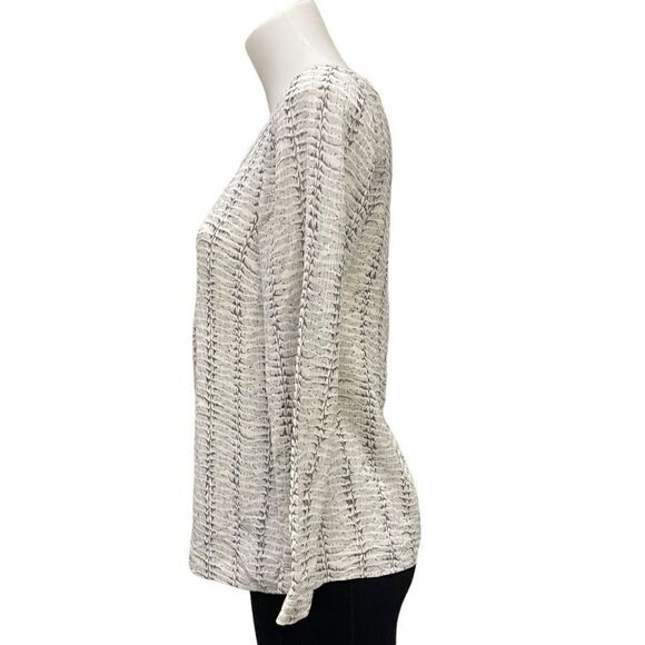 Vineyard Vines Gray White Snake Print Silk Blend Crochet Accent Blouse sz 00 - Picture 3 of 8